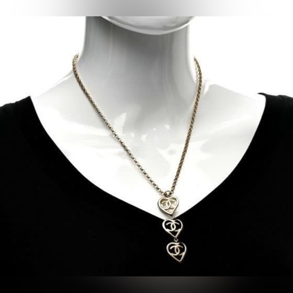 CHANEL Gold Necklace with Intricate Detailing - Picture 1 of 5